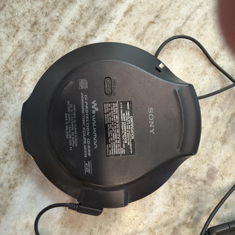 Sony Walkman D-NE520 Black Personal Portable LCD Screen Atrac3plus MP3 CD Player
